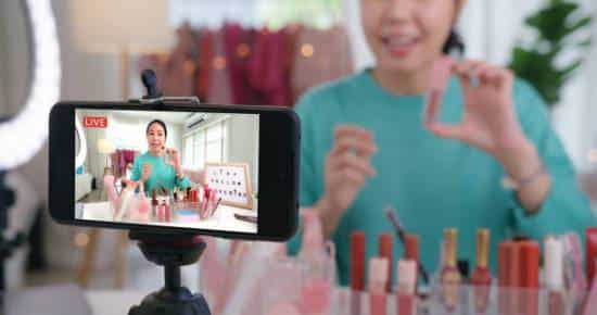 Choosing the Right Influencers for Live Commerce